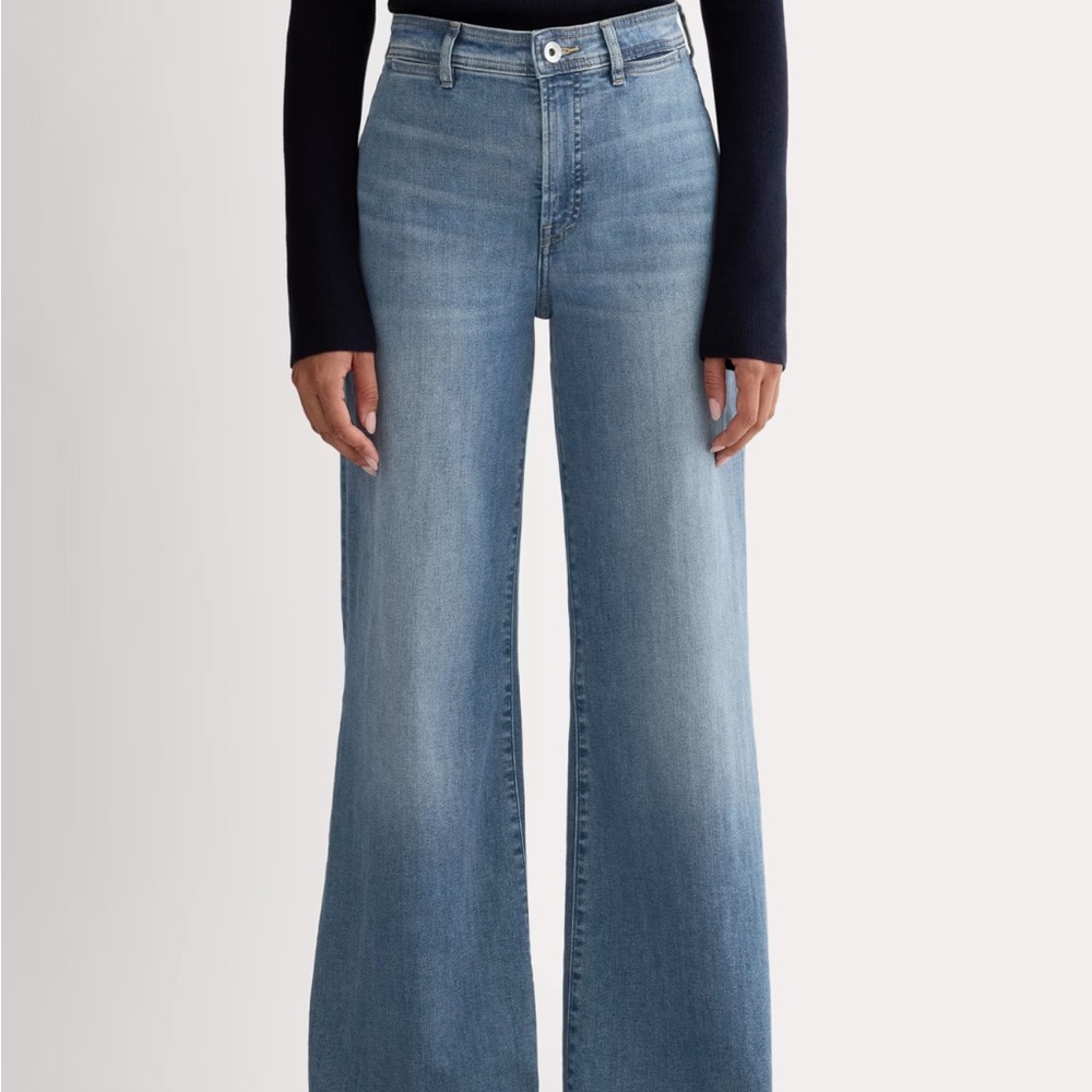The High Key Everlane Blue Flare Wide-Leg Jeans with Vintage Wash